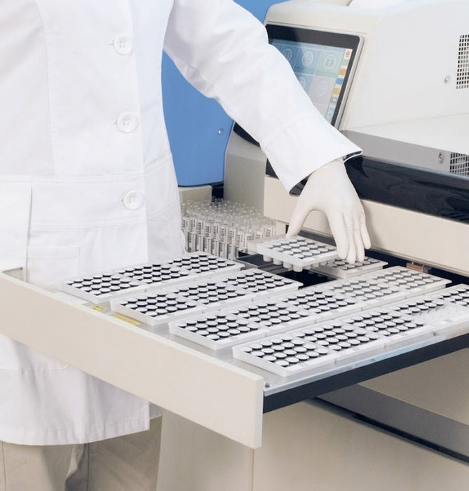 AIA-900 Automated Immunoassay Analyzer